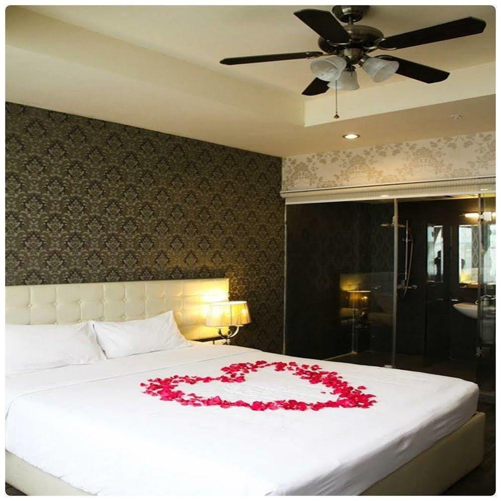 Venus Hotel Hanoi Bagian luar foto