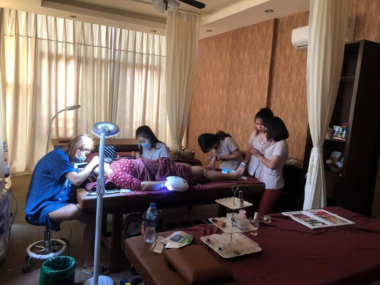 Venus Hotel Hanoi Bagian luar foto